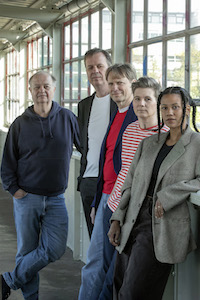 Das Jahresendzeitteam. Von links nach rechts: Christoph Jungmann, Bov Bjerg, Hannes Heesch, Kirsten Fuchs, Ami Warning